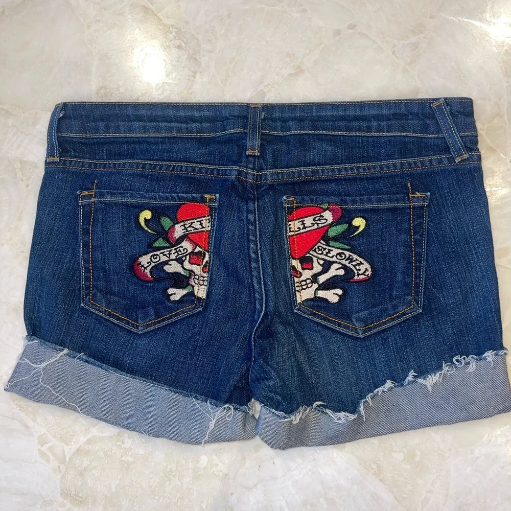 Ed Hardy Skull Heart Embroidered Denim Shorts Size 30 - Picture 1 of 16